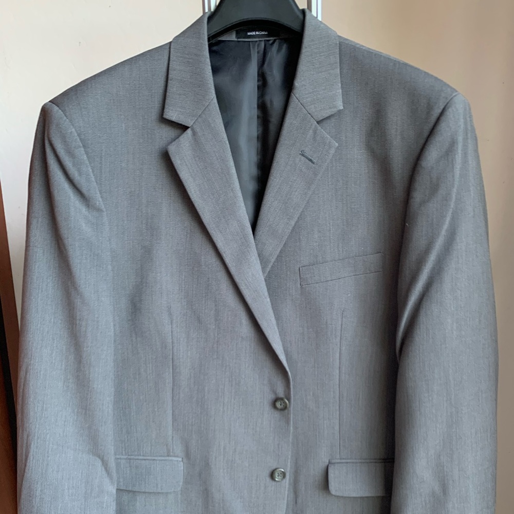 Men’s grey blazer